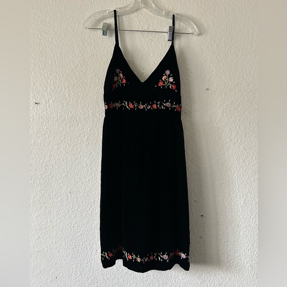 Dkny Dresses & Skirts - DKNY | Y2K Black Velvet Floral Embroidered Boho Babydoll Midi Dress Sz 6